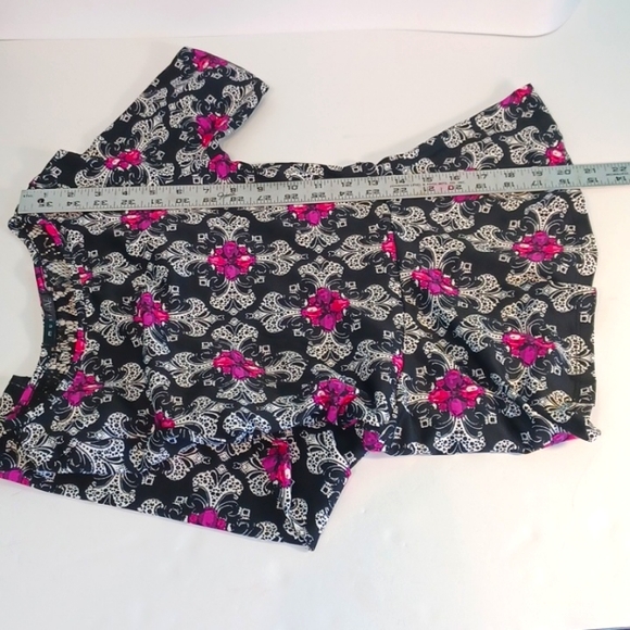 NEW! S Must Have Woman's top with crosses and  stamped jewels 5455 - Picture 7 of 7